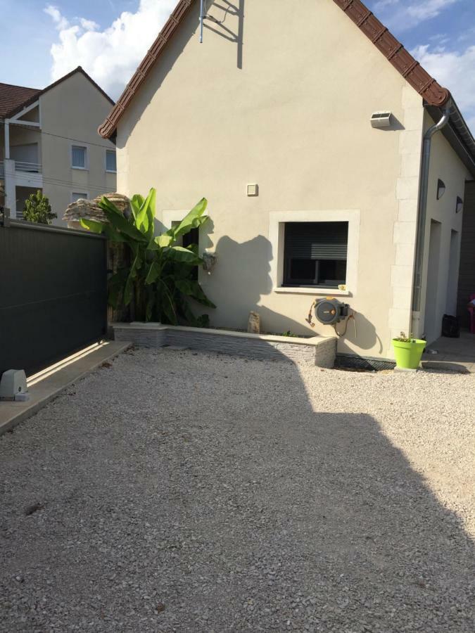 Le Jardin Des Arums Givry  Buitenkant foto